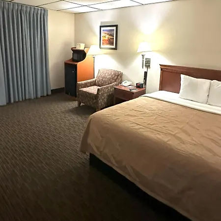 Quality Inn & Suites Salina Exterior photo