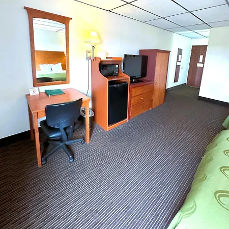Quality Inn & Suites Salina Exterior photo